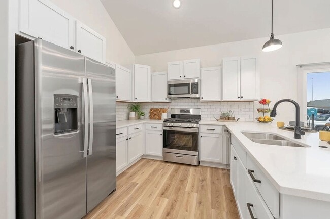 Building Photo - New Townhome in Goddard, KS!