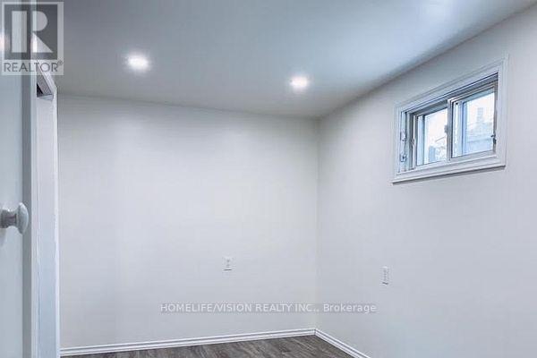 Photo - 19 Danube Dr