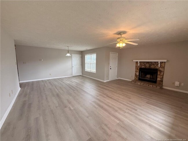 Photo - 105 Yasmine Dr