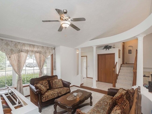 Photo - 5 Bedroom, 3 Bath Single Family Home Unidad Outlook House