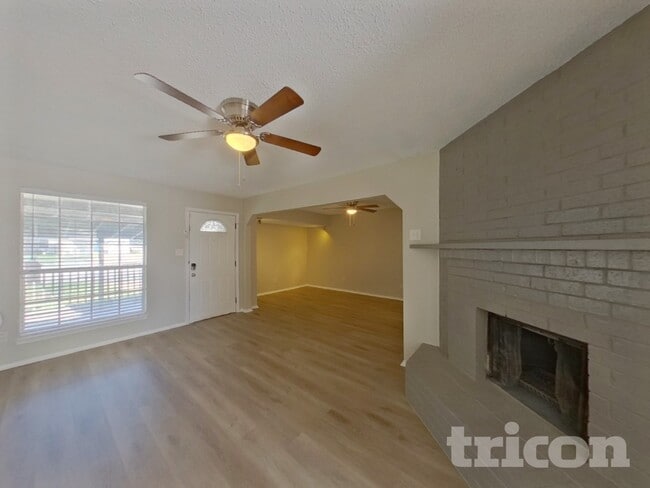 Photo - 5005 Coronet Ct
