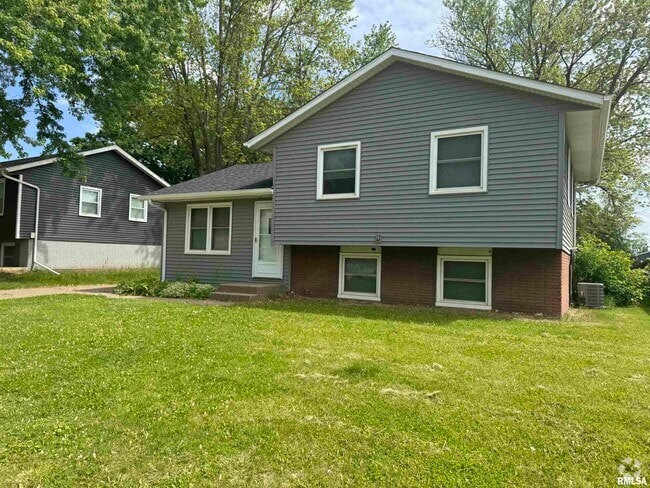 Building Photo - 1841 Valley Dr Rental