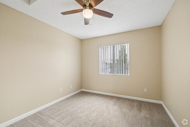 2BR, 2BA - 900SF - Second Bedroom
