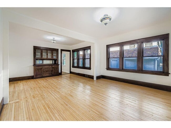 Photo - 1683 Minnehaha Ave E