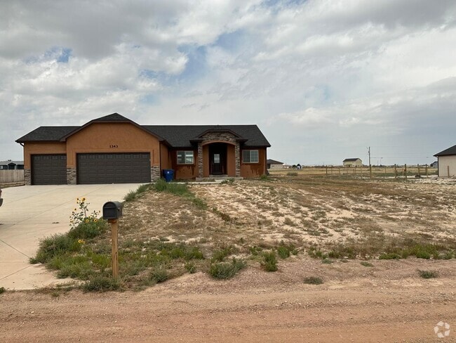 Building Photo - 1343 N Dailey Dr Rental