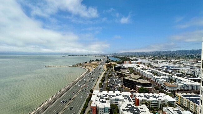 Building Photo - GORGEOUS Views from the 29th Floor in this... Unit 2904 Rental