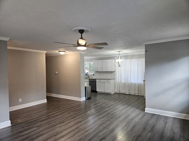 Photo - 1818 Cherokee Dr