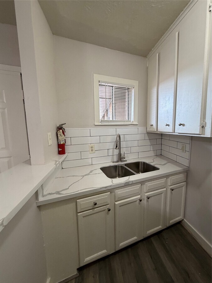 Photo - 4811 Oakland St Unit 10