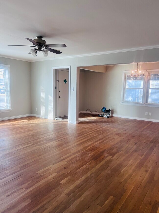 Photo - 2013 S Milam St