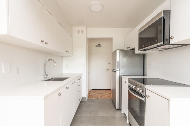 Building Photo - 265 Russell Hill Road Unit 702