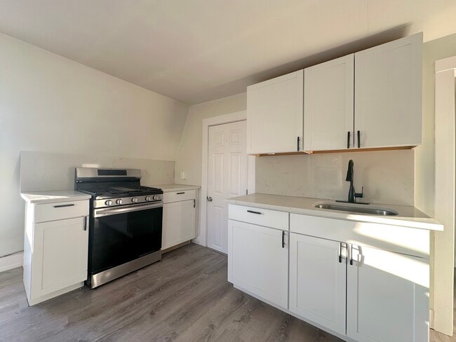 Photo - 275 Grand St Unit 3