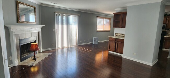 Photo - 391 S Collins St