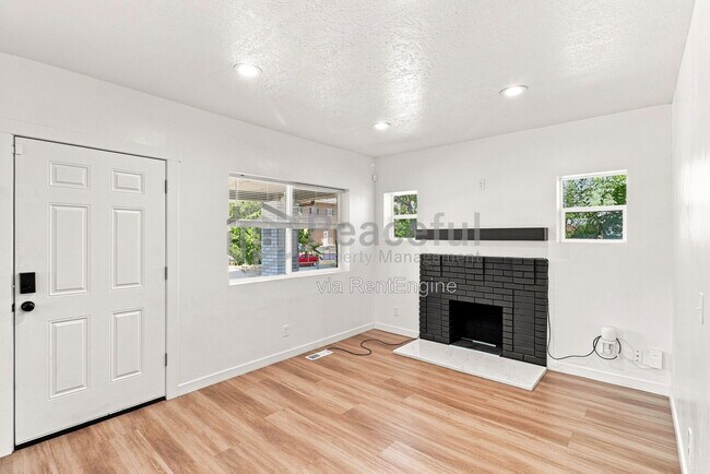 Photo - 1603 S Major St Unidad A