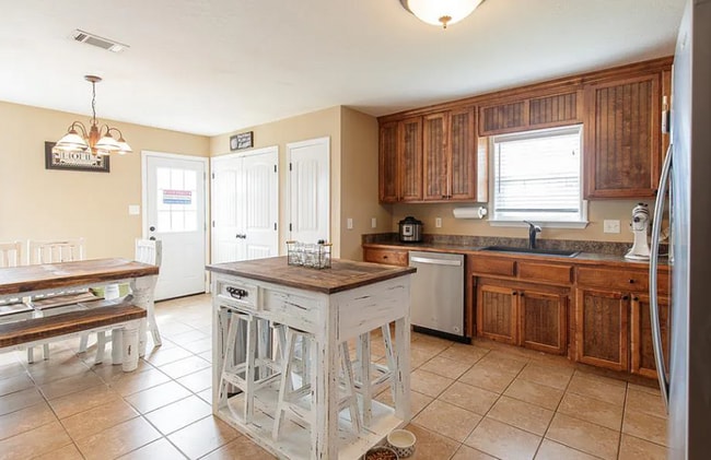 Photo - Valdosta Comfort: 3BR Home with Fenced Yard & Pet-Friendly!