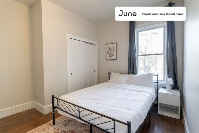Private bedroom in 3 bed/1 bath Home - Private bedroom in 3 bed/1 bath Home Unidad B
