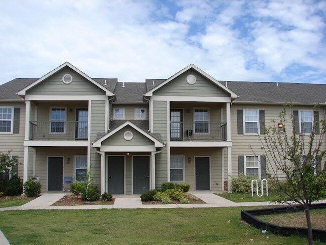 Building Photo - Huntington Falls Rental