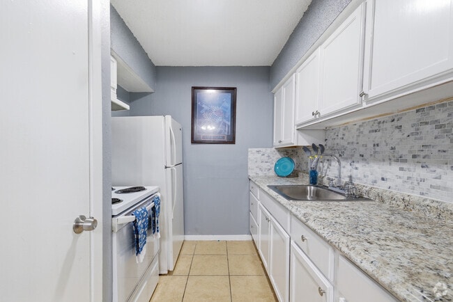 1BR, 1BA - 680SF - Kitchen - The Marisol Apartments