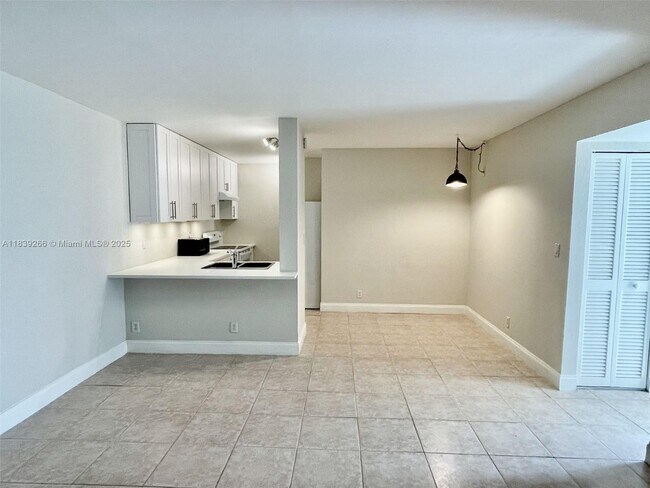 Photo - 2624 Riverside Dr Unit 2624