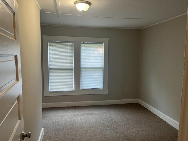 Photo - 910 Richardson Ave