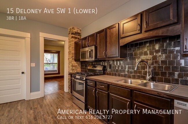 Photo - 15 Deloney Ave SW