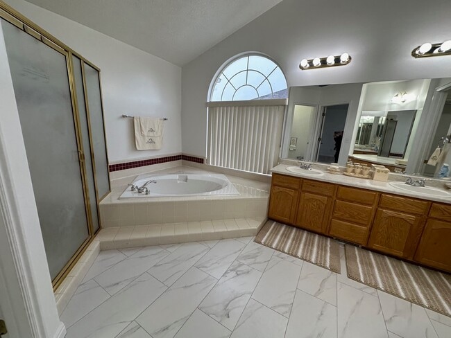 Photo - 2824 Ivory Way S