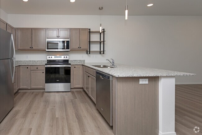 1BR, 1BA - 707SF - The Crimson - Lavish Living Apartments