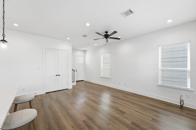 Photo - 1230 Mcneil St