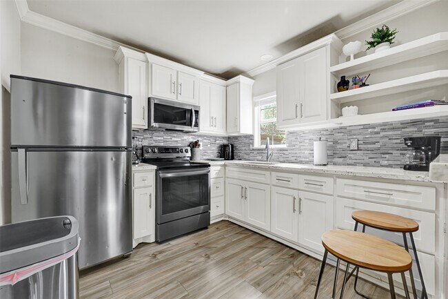 Photo - 2809 Tooke St