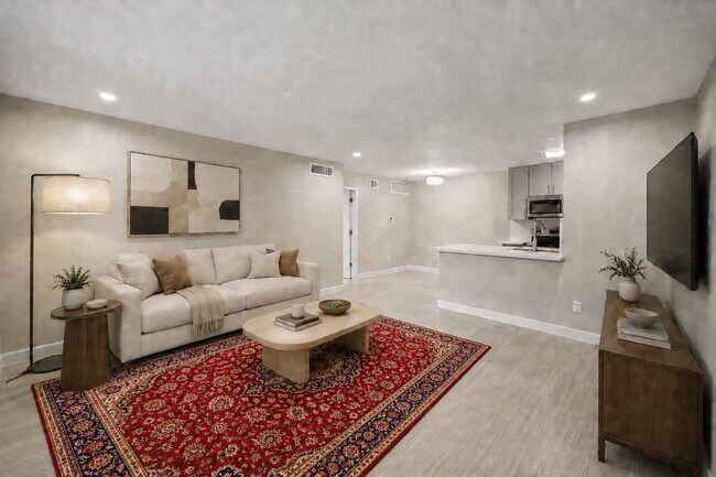 Building Photo - 1223 Augusta Dr Unit 21
