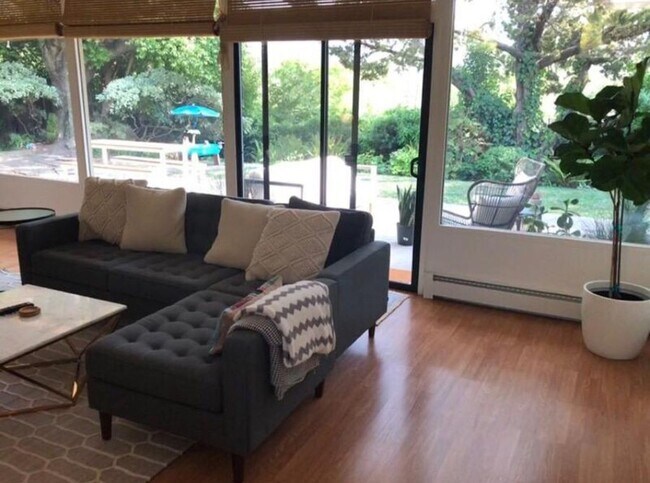 Photo - 721 Las Colindas Rd