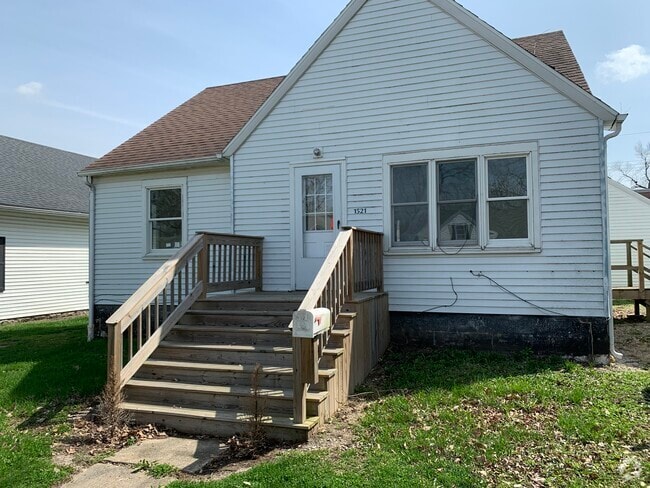 Building Photo - 1521 2nd St Rental