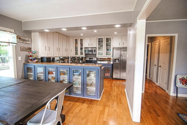 Photo - 1301 Ford St