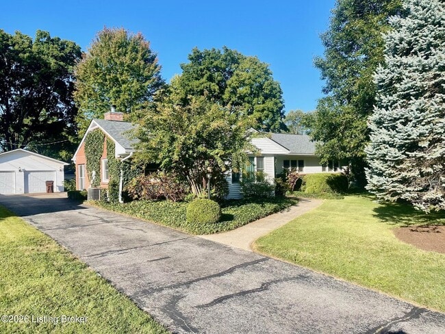 Building Photo - 106 Spruce Ln