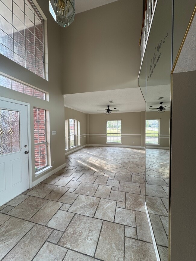 Photo - 201 Pebble Springs Ln