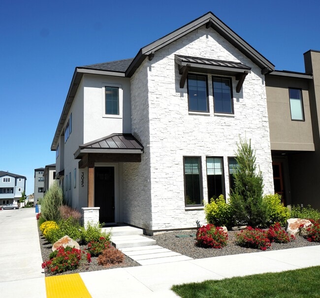 Building Photo - 3045 S Honeycomb Way