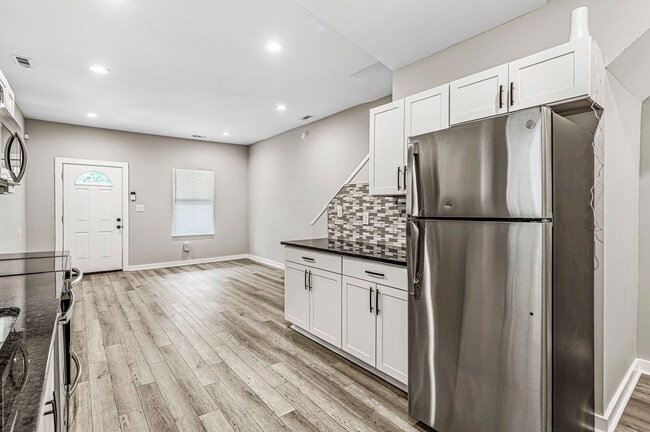 Photo - 3239 Boulevard Pl