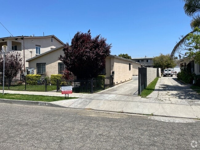 Building Photo - 206 S Rose Ave Unit Apt B