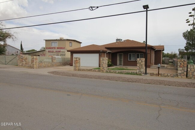 Photo - 456 Passmore Rd
