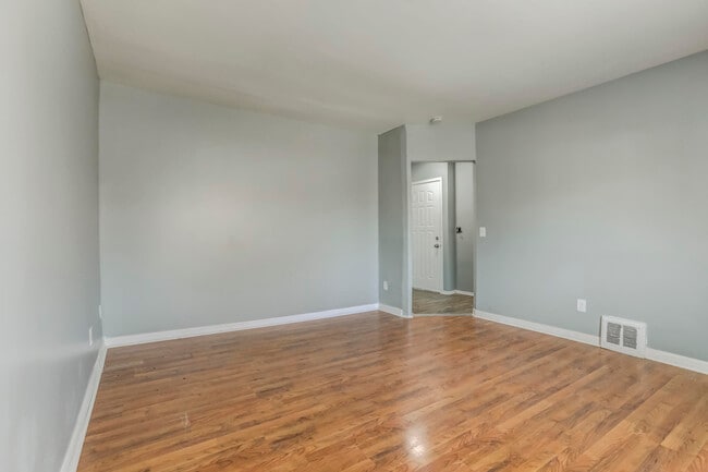 Photo - 7228 Chalmers Ave