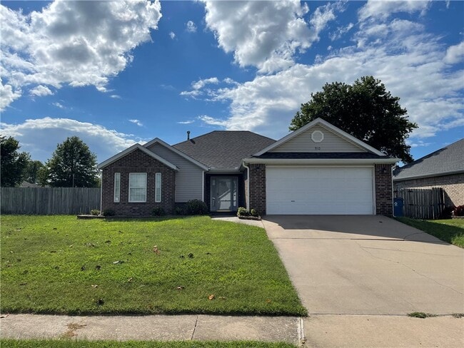 Building Photo - 910 SW Cheyenne Dr