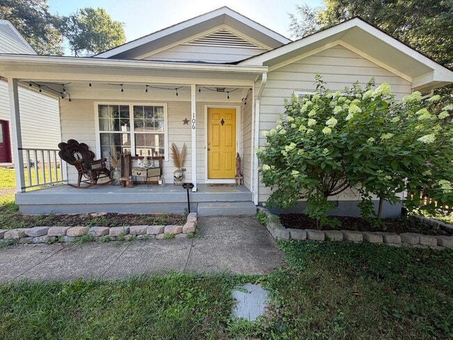 Photo - 106 Westwood Cir