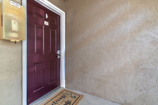 Photo - 19230 Forest Park Dr NE Unidad 19230 Forest Park Dr NE #110