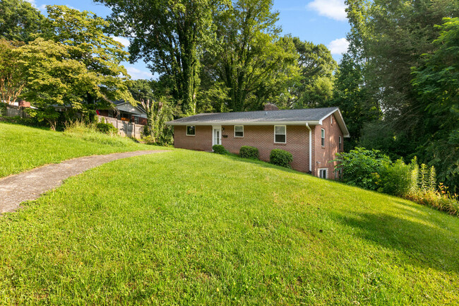 Photo - 68 Wilshire Dr