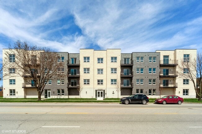 Building Photo - 7340 W Irving Park Rd Unit 205 Rental