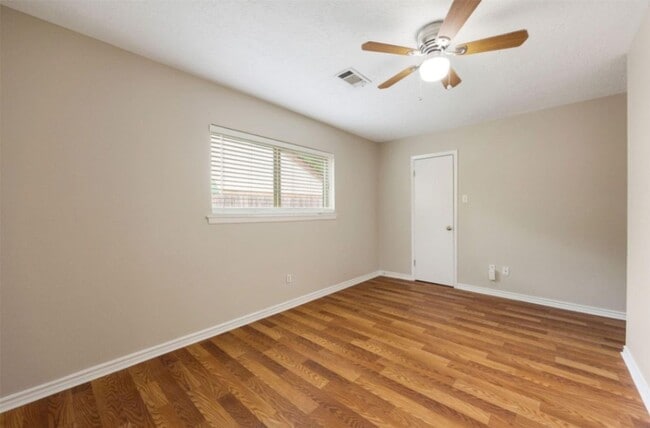 Photo - 9238 Rockhurst Dr