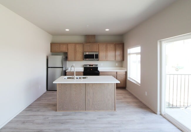 1200 N 8th Ave Unit B101