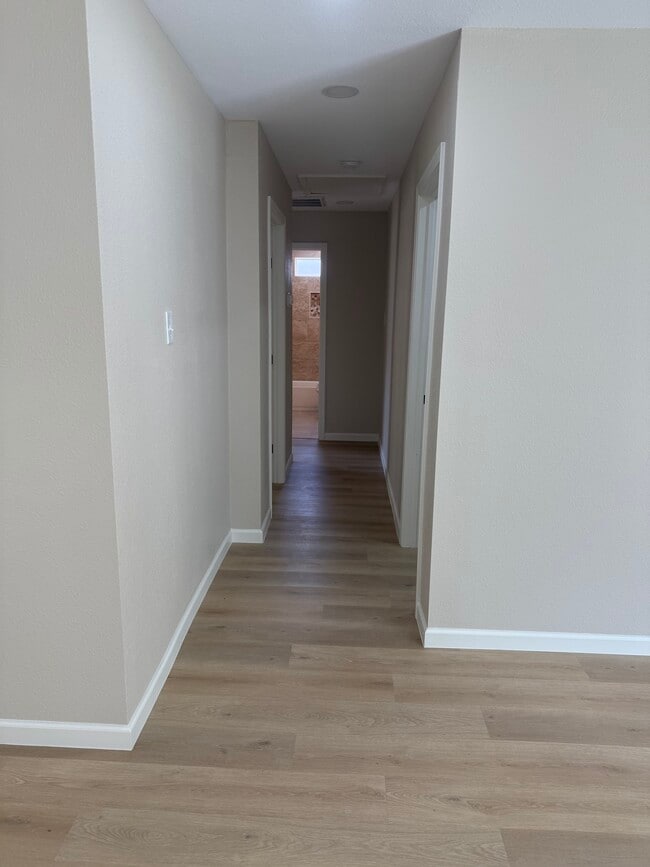 Photo - 1407 W Donovan St