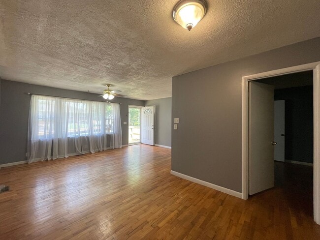 Photo - Cute 3/1 House in Calvert City Limits