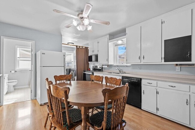 Photo - 1025 W 8th St