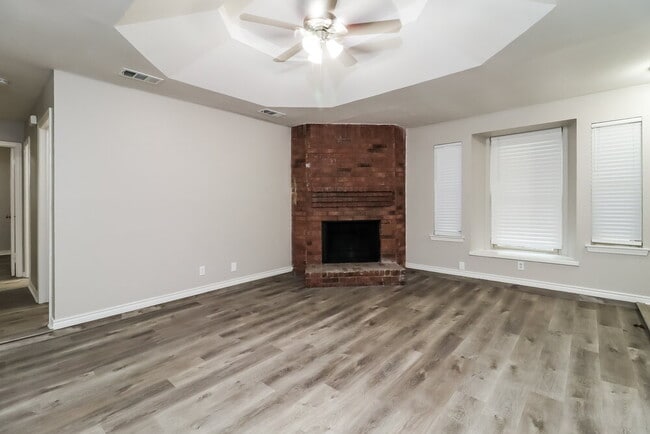 Photo - 6401 Springfield Dr